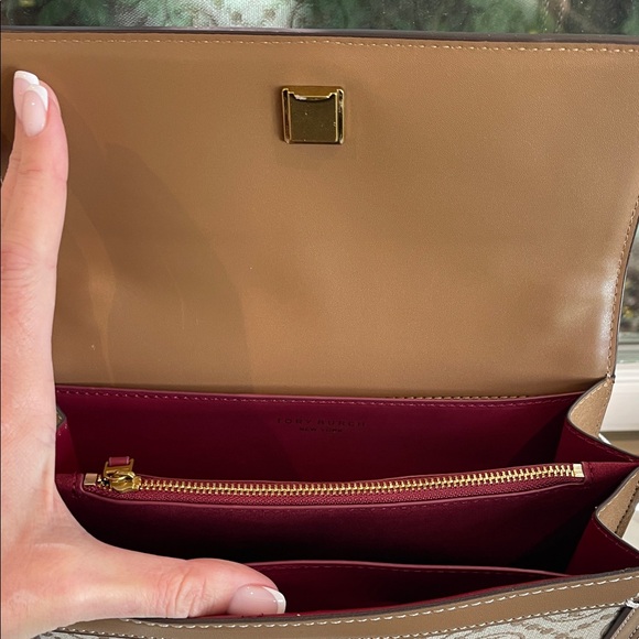 NWT Tory Burch Tan and Cream Crossbody Bag - Picture 3 of 8